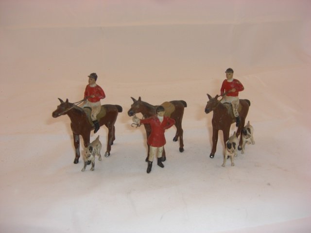 Heyde Fox Hunters: 3 Pieces. Condition Excellent; Leg broken on 2nd dog of 2-dog figure.