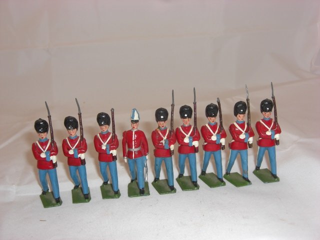 Britains From Set #2019 Danish Livgarde: Includes 1 Officer and 8 Slope. 9 Pieces. Condition Very Good; With 2 broken rifles.