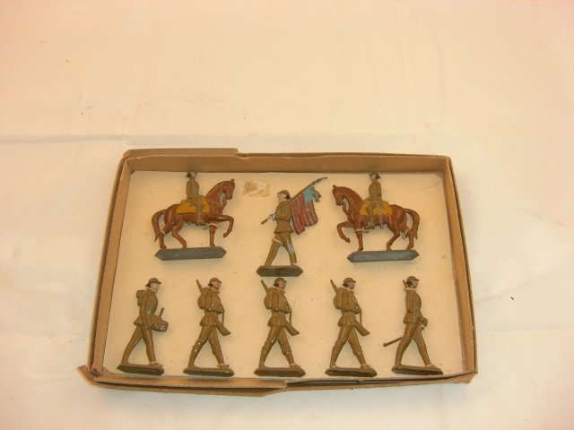 Boxed Flats: Unknown Manufacturer. On Foot Measuring 2 3/4 Tall. 8 Pieces. Condition Very Good.
