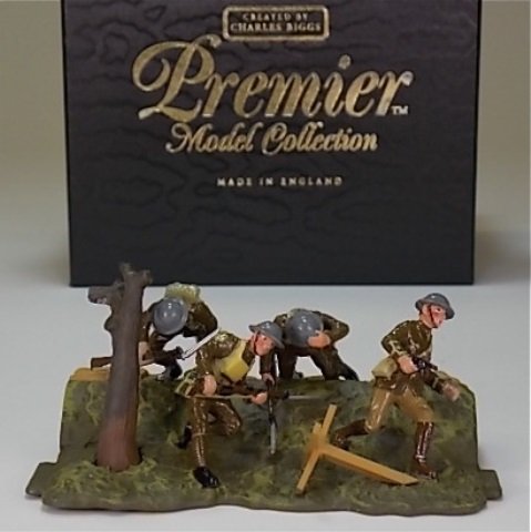 Britains Set #2013: Premier, Over the British Trench. With Original Box. 2 Pieces. Condition Excellent.