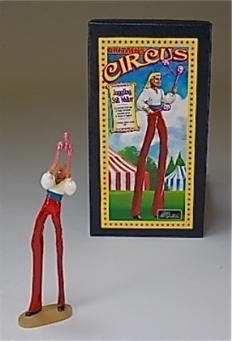 Britains Set #8670: Circus, Juggling Stilt Walker. With Original Box. 1 Piece. Condition Excellent.