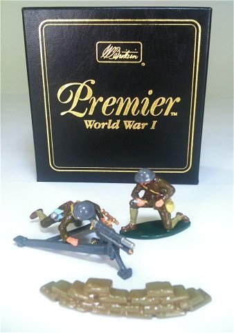 Britains Set #41032: Premier, French 37 MM Trench Gun and U.S. Artillery. With Original Box. 3 Pieces. Condition Excellent.