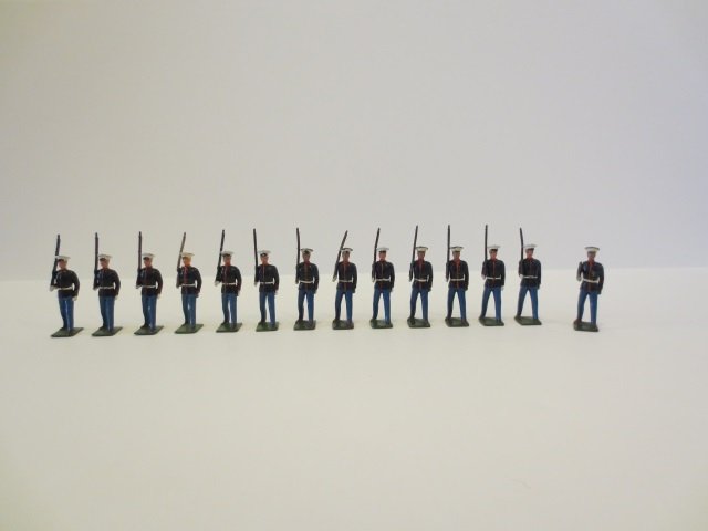 Britains from Set #228 US Marines: Post War. 14 pieces, unboxed, condition very good