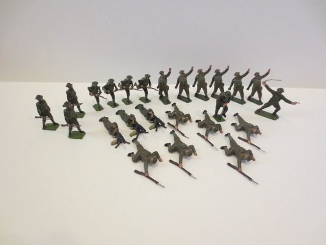 Britains from Set #1614 Khaki Infantry: In Gas Masks Attacking. Post War. 24 pieces, unboxed, condition very good
