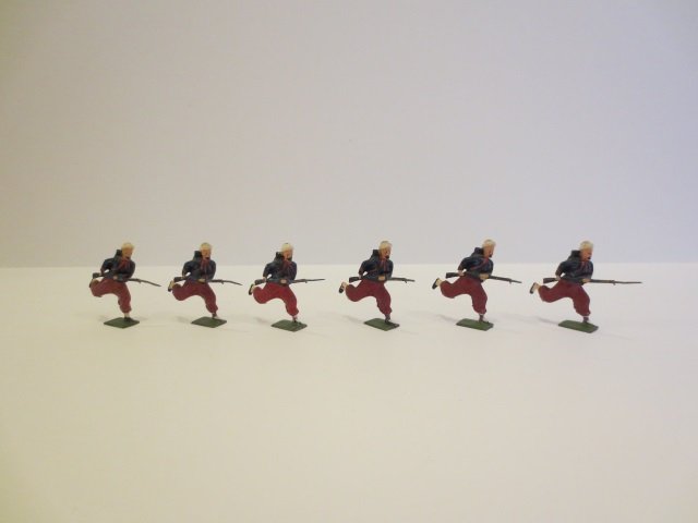 Britains from Set #142 Zouaves: Post War. 6 pieces, unboxed, condition very good