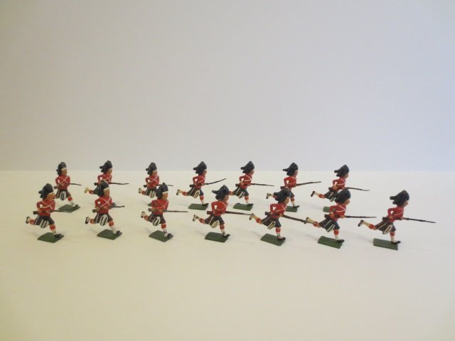 Britains from Set #11 Black Watch Charging: Post War. 14 pieces, unboxed, condition very good