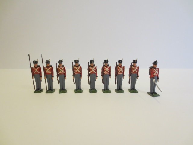 Britains Set #1518 Waterloo Infantry: Post War. 9 pieces, unboxed, condition very good