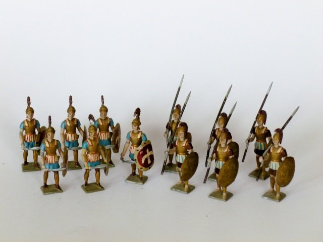 Mignot Romans: Post War. 12 pieces, unboxed, condition very good