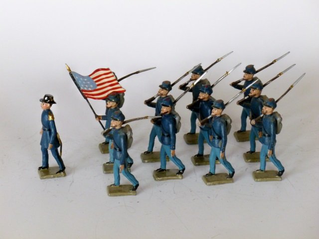 Mignot US Civil War Union Marching: Post War. 12 pieces, unboxed, condition very good