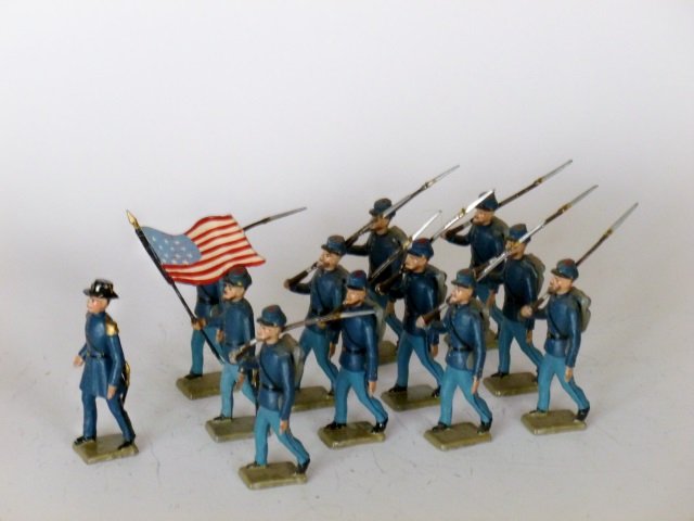 Mignot US Civil War Union Marching: Post War. 12 pieces, unboxed, condition very good