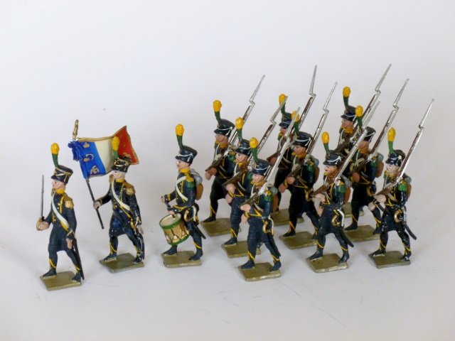 Mignot Italian Light Infantry: Post War. 12 pieces, unboxed, condition very good