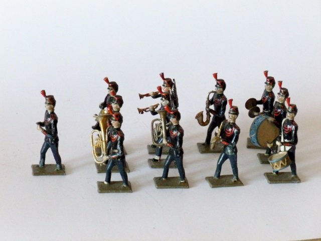 Mignot French I.O.L. Band 1890: Post War. 12 pieces, unboxed, condition very good