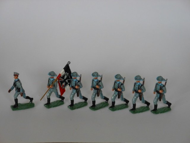 Palmetto Shutz Troops: Post War. 7 pieces, unboxed, condition very good