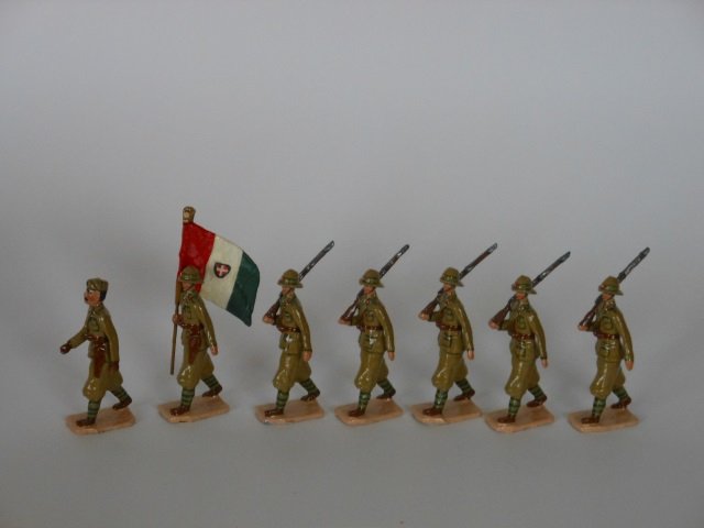 Palmetto Italian Infantry 1940: Post War. 7 pieces, unboxed, condition very good