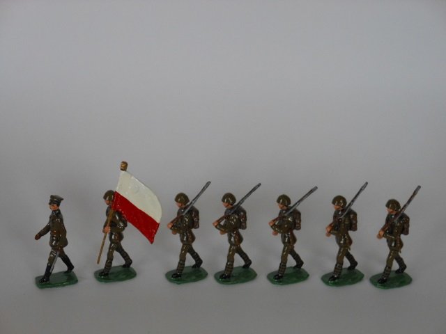 Palmetto Polish 1939: Post War. 7 pieces, unboxed, condition very good