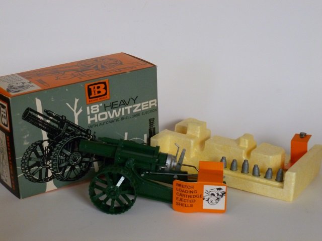 Britains Set #9740 18 Inch Mobile Howitzer: Post War. With original box, 1 piece, condition very good, box very good