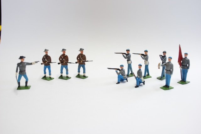 Britains Confederate Infantry: Post War. 11 pieces, unboxed, condition very good