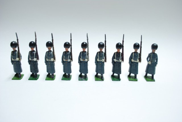 Britains from Set #318 Guards in Winter Dress: Post War. 9 pieces, unboxed, condition very good