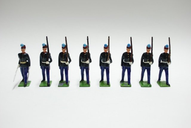 Britains Set #221 Uruguay Military Cadets: Post War. 8 pieces, unboxed, condition very good