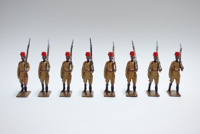 Britains from Set #225 Kings African Rifles: Post War. 8 pieces, unboxed, condition very good