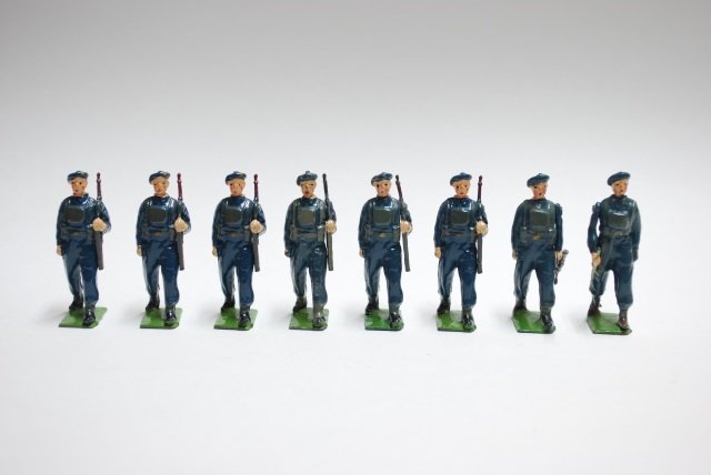 Britains from Set #2011 RAF Regiment: Post War. 8 pieces, unboxed, condition very good