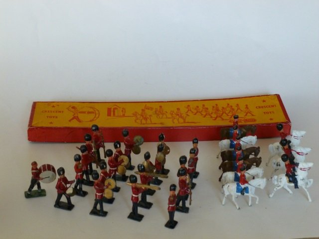 Crescent Guards Band, Hussars, etc.: Including RARE Forage Cap Bass Drummer. Post War. 30 pieces, with original box, condition very good, box good