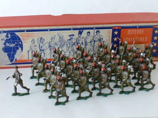 Authenticast North African Askari: Post War. With original generic box, 27 pieces, condition very good, box good