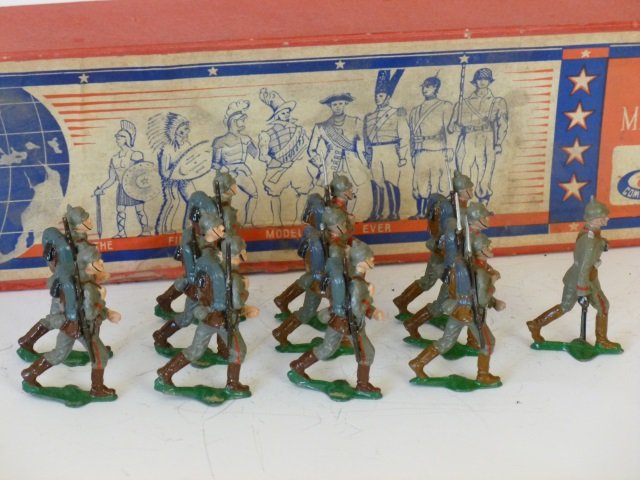 Authenticast German WWI Marching: Post War. With original generic box, 12 pieces, condition very good, box good