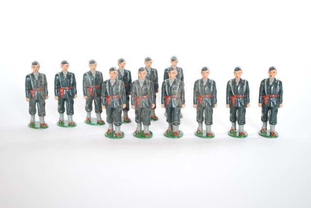 Timpo U.S. Army Marching: Empty handed. Post War. 12 piece, unboxed, condition excellent
