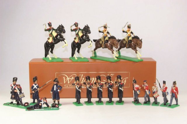 William King Napoleonics at Waterloo: French Old Guard at Waterloo 27th Inniskillings British light Dragoons French Chasseurs Excellent Condition With Box 18 Pieces.