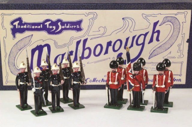 Marlborough Royal Marines: Set#MF3 Grenadier Guards Set M1 Excellent Condition With Box 12 Pieces.