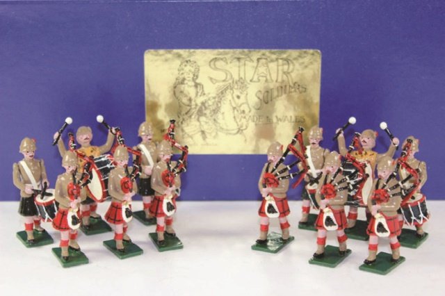 Star Soldiers Blackwatch Pipes 1900: Boer War Set #12 x 2 Excellent Conditions With Box 12 Pieces.