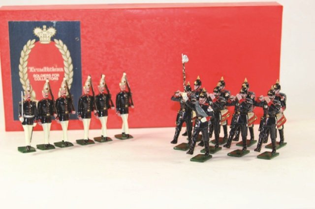 Tradition Prussian Army 1914: Kaiser Alexander Guards and Fifes and Drums of Prussian Line Infantry Excellent Condition With Box 15 Pieces.