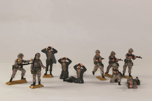 Sarum Operation Desert Storm: DS7 Frisking DSA Assorted Excellent With Box 10 Pieces.