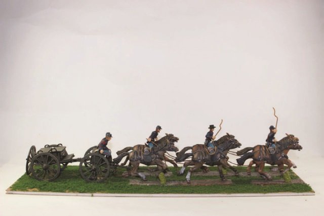 Collectors Showcase Union Artillery: Horse Team Pulling Caisson And Ammo Wagon (Glued To Base) Very Good No Box 1 Piece.