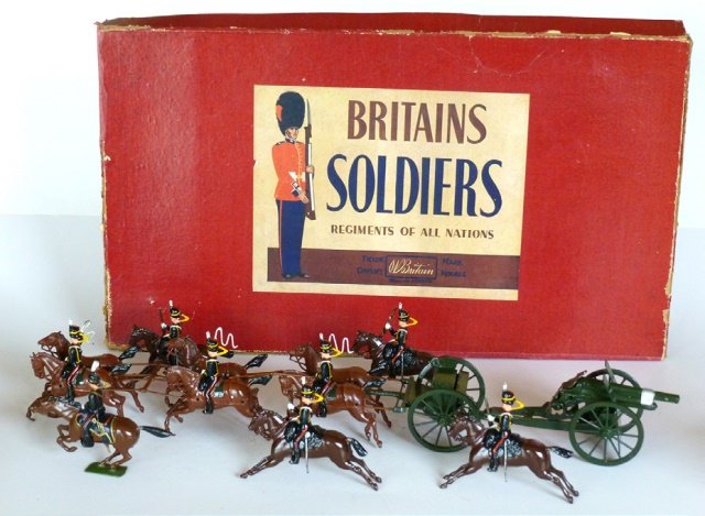 Britains Set #39 Royal Horse Artillery: Post War. 13 pieces. With R.O.A.N. box. Condition Excellent. Box good. Edges of lid slightly frayed. One corner of lid split.