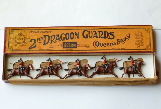 Britains Set #44 Queens’ Bays: Pre-War. 5 pieces. With original Whisstock Box, and inner retaining card. Condition Excellent. Box good. Slight water damage to part of label.