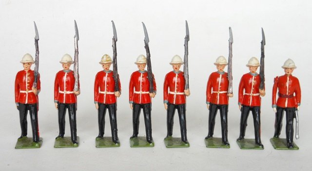Britains Set 1633 Princess Patricia’s: Light Infantry. Post War. 8 pieces. Unboxed. Condition excellent.