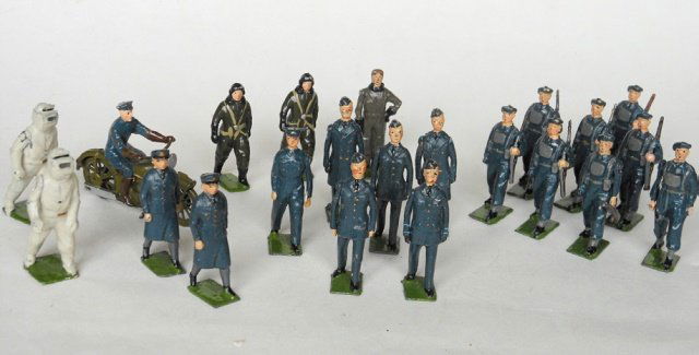 Britains Set #2011 R.A.F. Display: Post War. 22 pieces. Unboxed. Condition excellent.