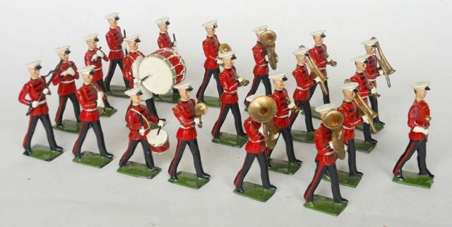 Britains Set #2014 US Marine Band: Post War. 21 pieces. Condition excellent. Untied. Box only; no lid. Split at one corner.