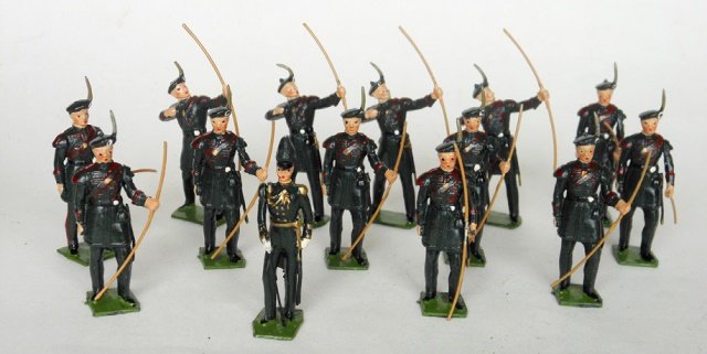 Britains Set #2079 Royal Co. of Archers: Post War. 14 pieces. Unboxed. Condition excellent. (one bow detached.)