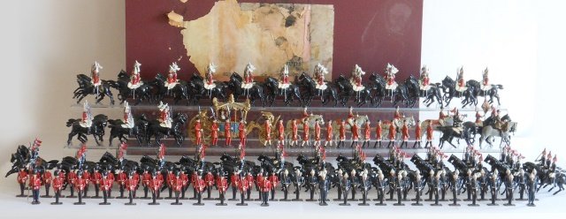 Britains Set #2081 Sovereigns Escort: EXCEPTIONALLY RARE Non-catalogued. Britains largest post war set with original restored box. 181 pieces. Condition excellent. Comprises of Horse Guards, Life Guards, Officers and Troopers, Irish Guard