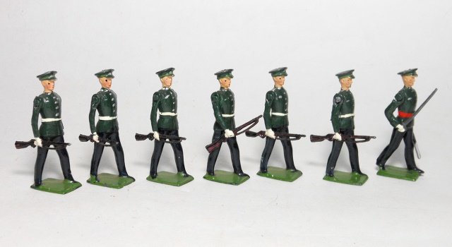 Britains from Set #2088 Duke of Cornwall’s: Light Infantry. Post war. 7 pieces. Unboxed. Condition Excellent.