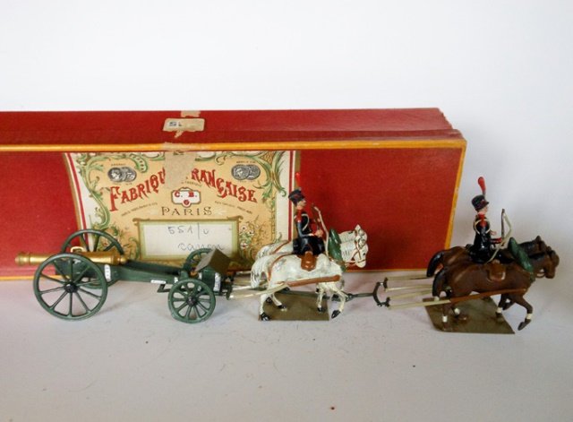 Mignot Napoleonic Gun Team: Post War. 6 pieces with original box. Untied. Condition very good. Box good.