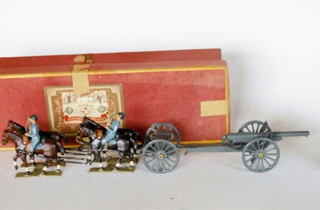 Mignot French WWI, Gun Team: Blue uniform. Post War. 6 pieces with original box. Untied. Condition very good. Box good.