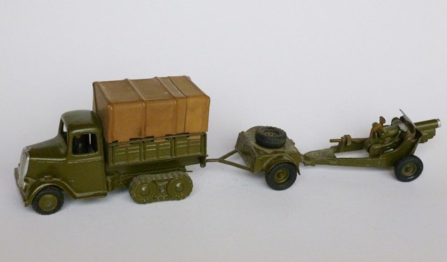 Britains Set #1727 Mobile Howitzer Unit: Pre-War. 1st version. 3 pieces. Unboxed. Condition excellent.