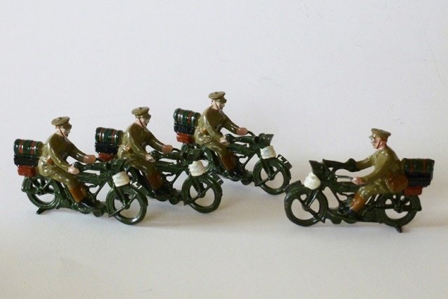 Britains Set #200 Motorcycle Dispatch Riders: Post War. 4 pieces. Unboxed. Condition excellent.