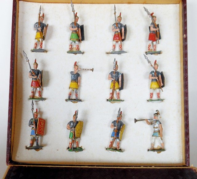 Heyde Box set of Romans: Pre-War. 10 pieces. Box is from French Department Store Maison E Sandre/39 Rue Des Sts Peres, Paris. With original box. Condition excellent. Box excellent, (one split in box lid).