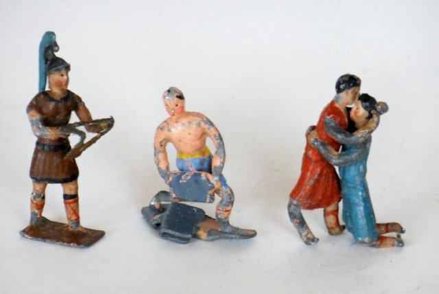 Heyde the Sack of Troy: Pre-War. 3 pieces. Condition Good. Unboxed.