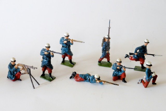 Britains Foreign Legion Assortment: Post War. 8 pieces. Unboxed. Condition very good.